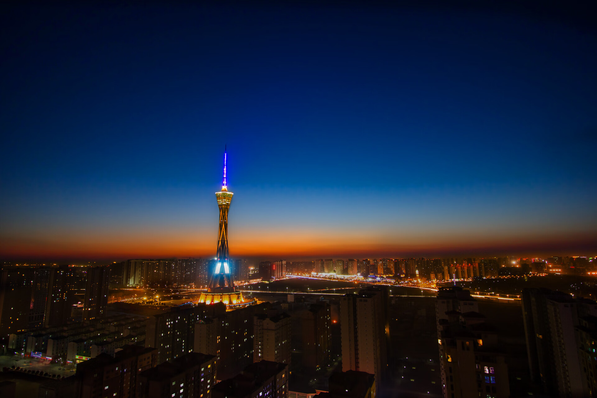 九游登录中心-艾比·德尔福：南非队防线上的定海神针，每次防守都成为亮点，艾比利德尔