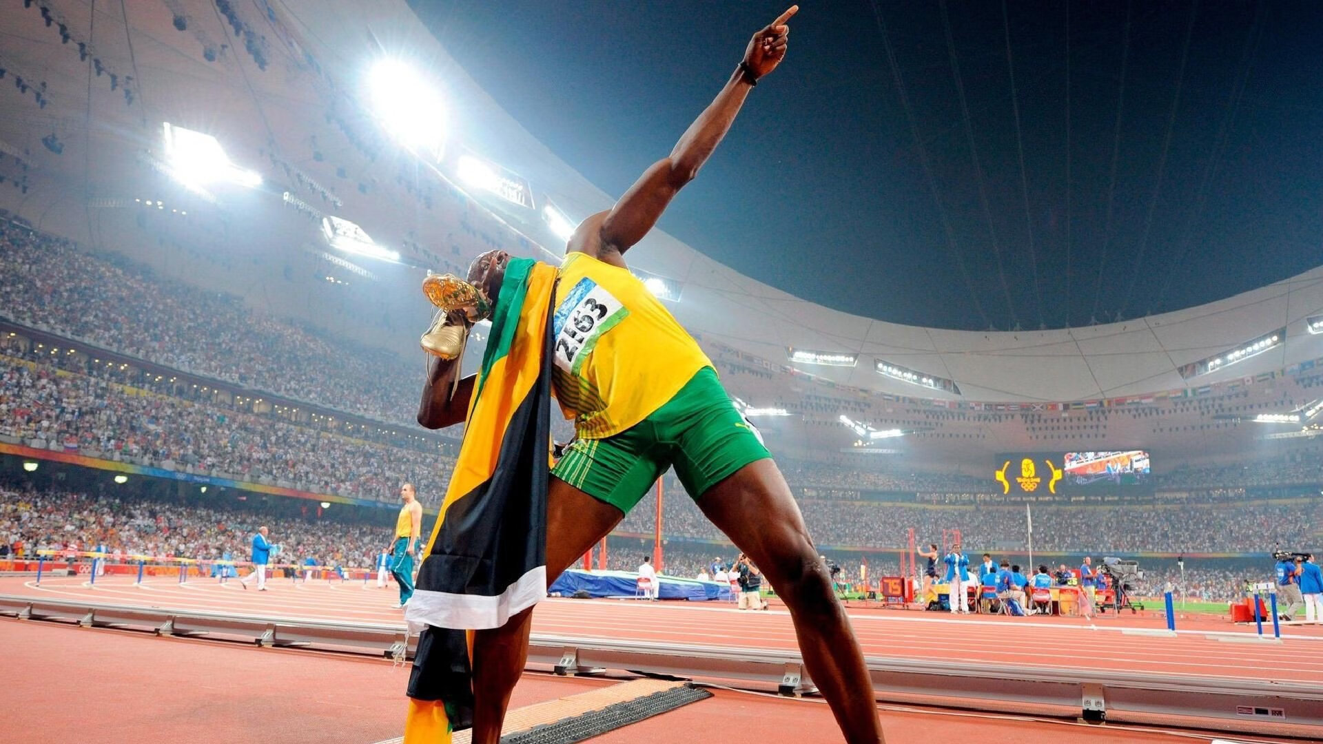 九游全站下载-美国骑手凯尔·库克在巴黎奥运会上首次亮相即夺得障碍赛银牌，表现出色。